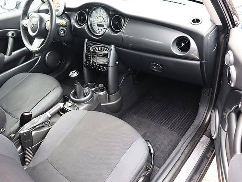 Used 2005 MINI Cooper Hardtop FWD image 10