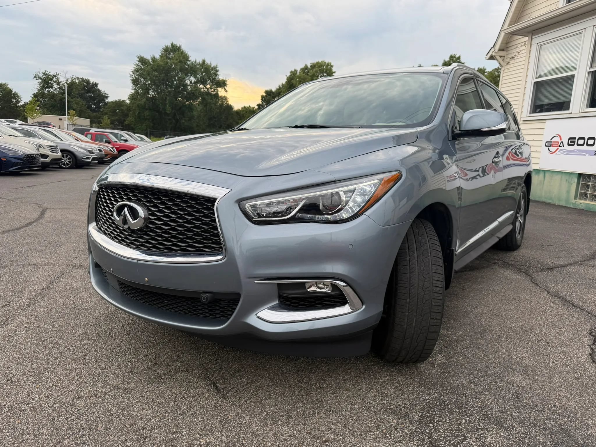 Used 2017 INFINITI QX60 Luxe w/ Premium Plus Package AWD/4WD image 9