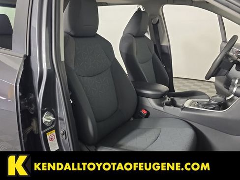 Used 2019 Toyota RAV4 XLE w/ Carpet Mat Package FWD image 30