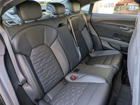 New 2026 Audi RS e-tron GT performance image 11