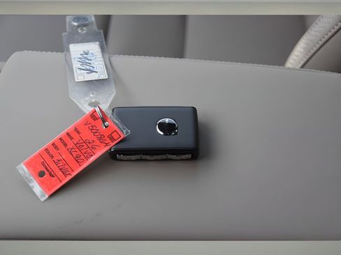 New 2026 Volvo XC90 B6 Plus w/ Protection Package Premier image 39