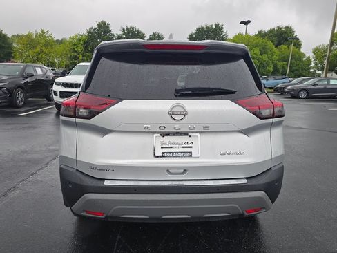 Used 2023 Nissan Rogue SV AWD/4WD image 4
