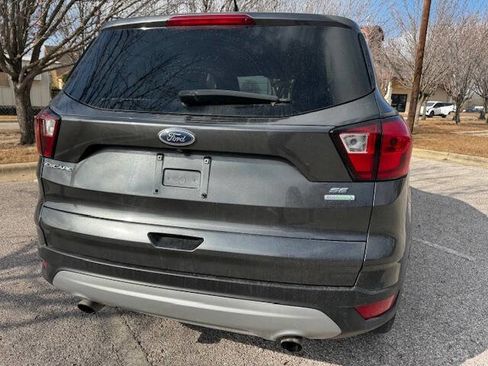 Used 2019 Ford Escape SE FWD image 13