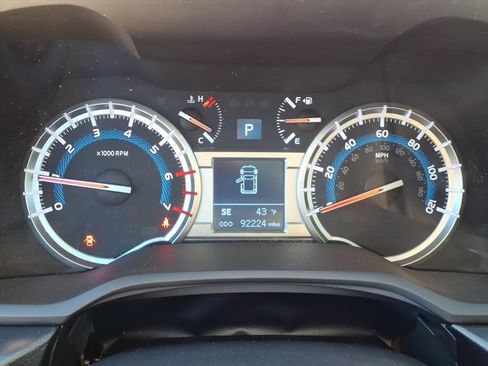 Used 2019 Toyota 4Runner TRD Off-Road Premium image 33