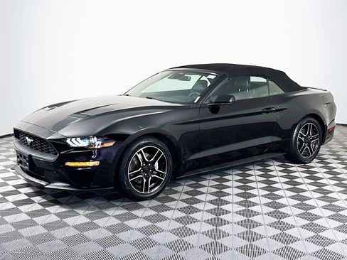 Used 2023 Ford Mustang Premium image 4