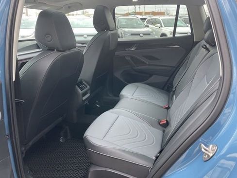 New 2026 Volkswagen Tiguan SE image 21