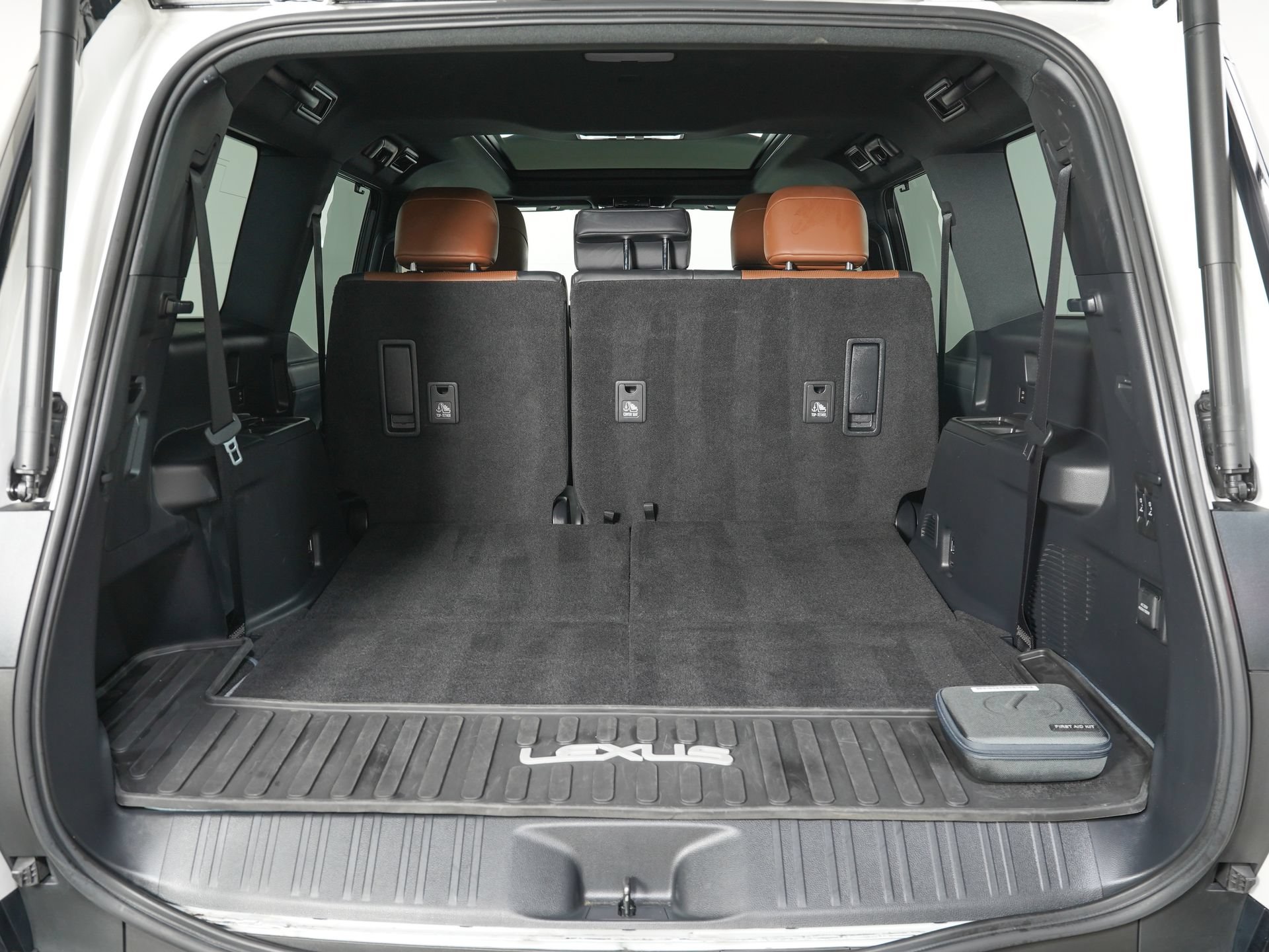 Used 2024 Lexus GX 550 w/ Accessory Package (2T) AWD/4WD image 13