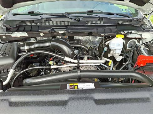 Used 2020 RAM 1500 Classic SLT image 29