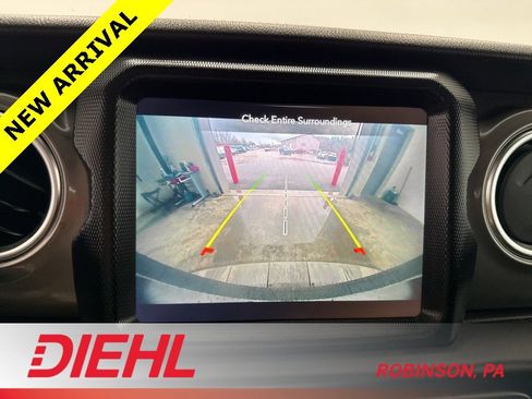 Used 2023 Jeep Wrangler Sahara image 29