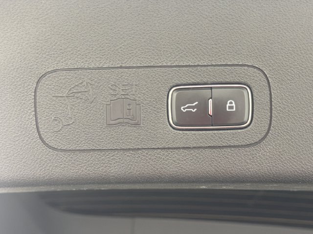 Used 2023 Lincoln Aviator AWD w/ Premium Package image 23
