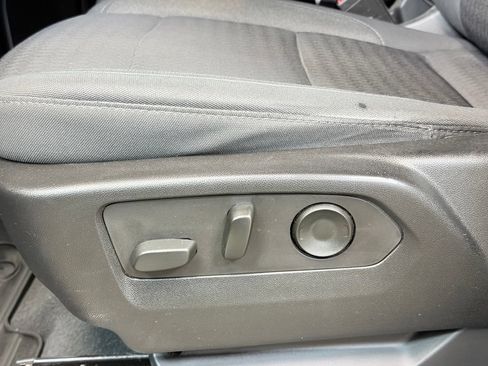 Used 2022 Chevrolet Silverado 1500 LT AWD/4WD image 13