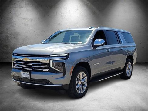 New 2025 Chevrolet Suburban Premier image 5