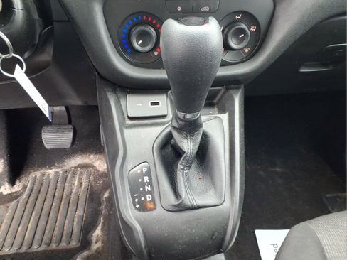 Used 2022 RAM ProMaster City Tradesman FWD image 12