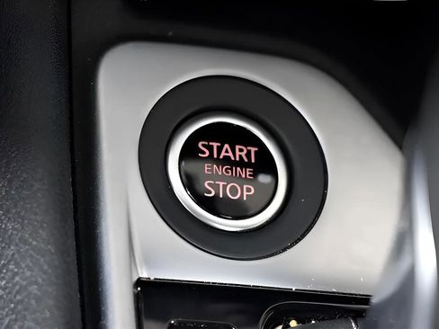 Used 2025 Nissan Sentra SV FWD image 40