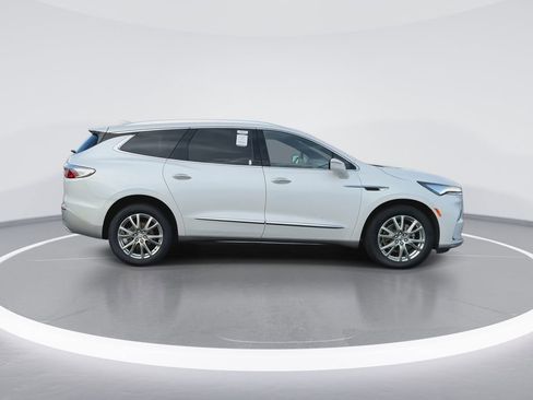 Used 2023 Buick Enclave Essence w/ Experience Buick Package image 9