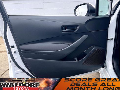 Used 2023 Toyota Corolla LE w/ LE Convenience Package image 27