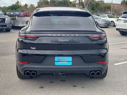 Used 2022 Porsche Cayenne Coupe image 12