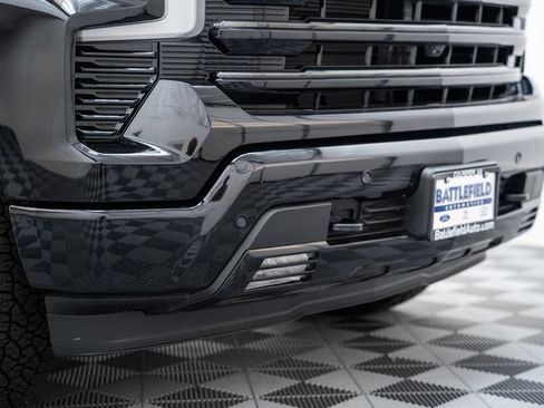 Used 2025 Chevrolet Silverado 1500 High Country w/ Midnight Edition AWD/4WD image 14