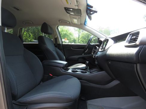 Used 2018 Kia Sorento LX w/ LX V6 Convenience Package AWD/4WD image 13