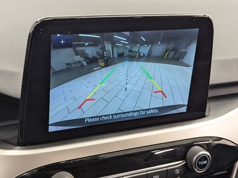 Used 2020 Ford Escape SE image 30