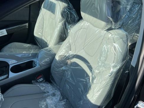 New 2026 Hyundai Elantra Limited image 11