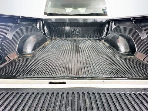 Used 2018 RAM 1500 Express image 27