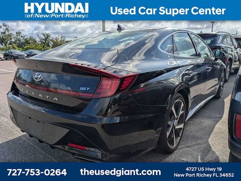 Used 2023 Hyundai Sonata SEL Plus FWD image 2