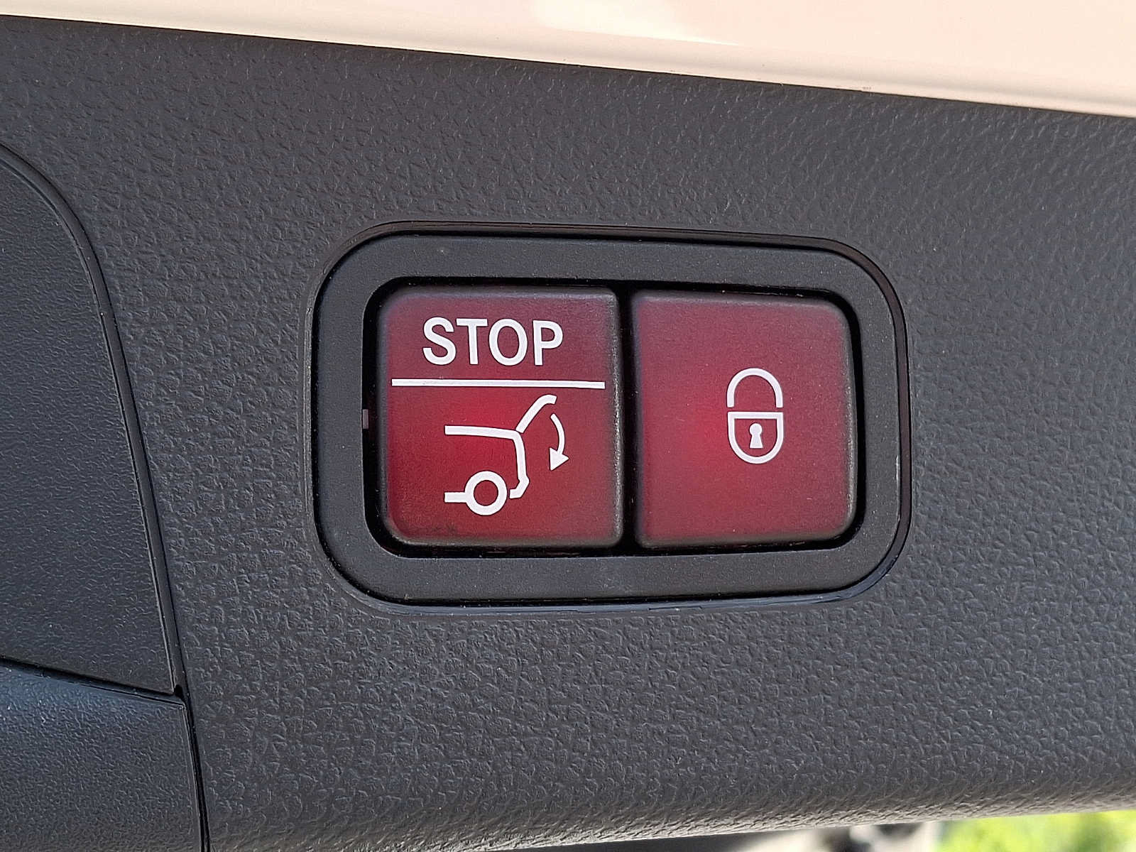 Used 2022 Mercedes-Benz GLC 300 4MATIC image 26