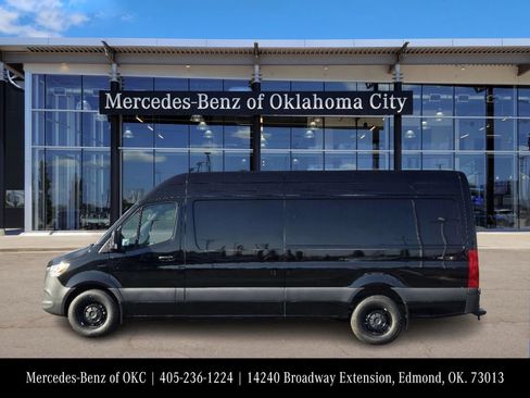 New 2024 Mercedes-Benz eSprinter 170 Cargo image 3