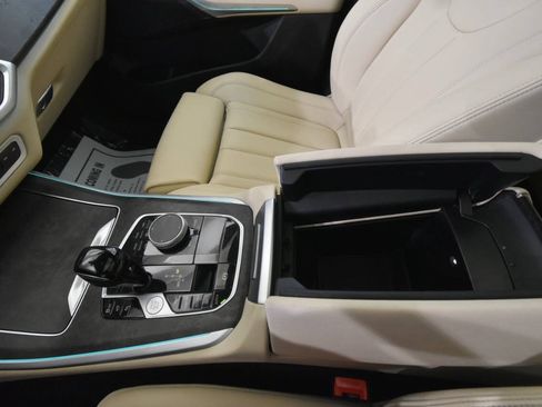 Used 2022 BMW X5 xDrive40i w/ Premium Package AWD/4WD image 22