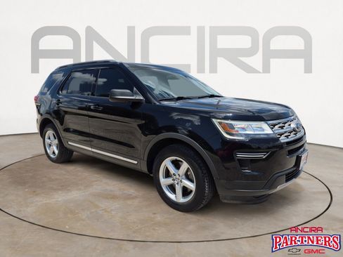 Used 2018 Ford Explorer XLT FWD image 1