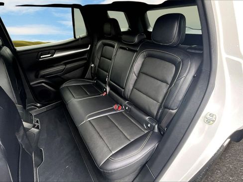 Used 2025 GMC Terrain Elevation w/ Elevation Premium Package image 14