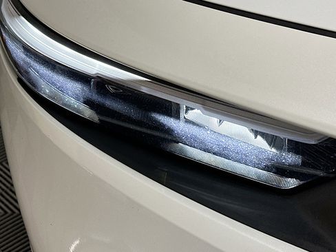Used 2023 Honda Accord Sport image 9