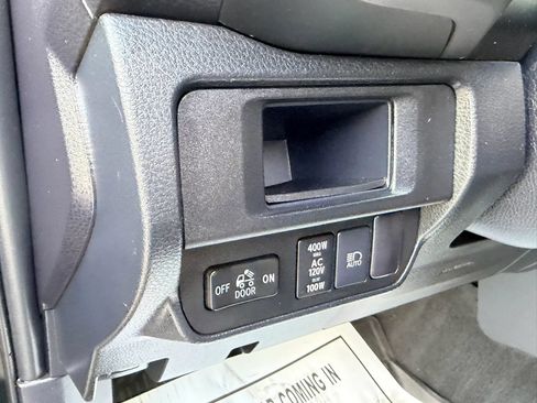 Used 2019 Toyota Tacoma TRD Off-Road AWD/4WD image 23