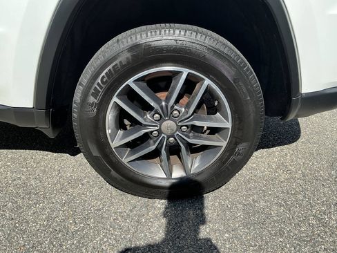 Used 2017 Jeep Grand Cherokee Limited AWD/4WD image 14