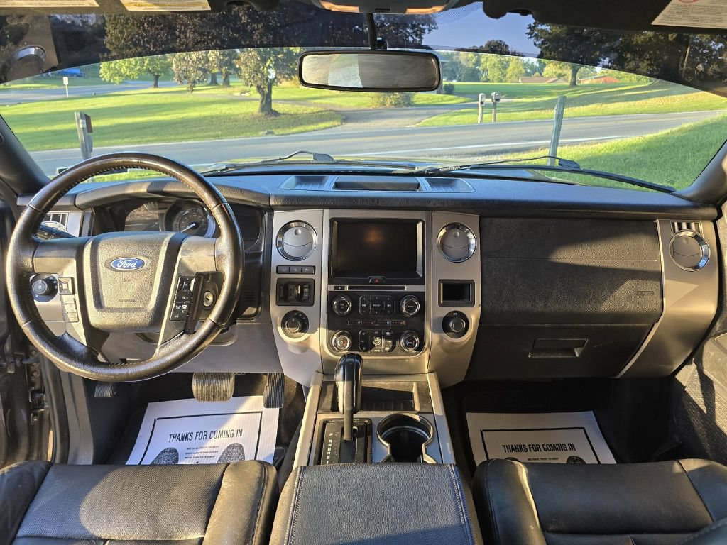 Used 2015 Ford Expedition XLT w/ Equipment Group 202A AWD/4WD image 18