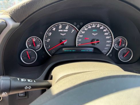 Used 2006 Chevrolet Corvette Convertible w/ Preferred Equipment Group RWD image 8