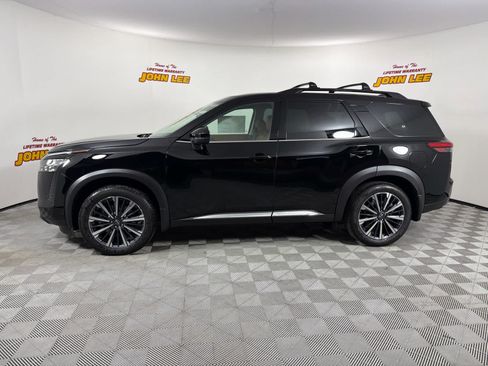 New 2026 Nissan Pathfinder Platinum w/ Cargo Package FWD image 2