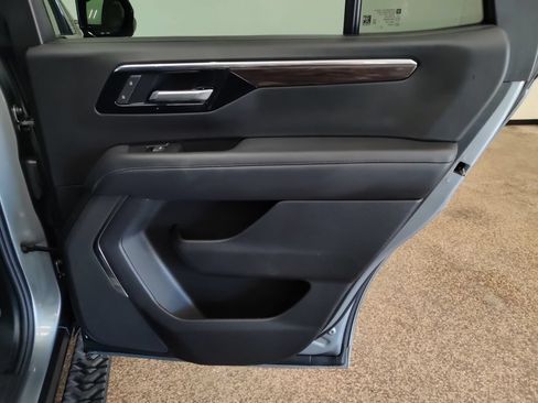 Used 2025 Chevrolet Tahoe Z71 AWD/4WD image 22