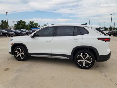 New 2025 Volkswagen Tiguan SE image 7