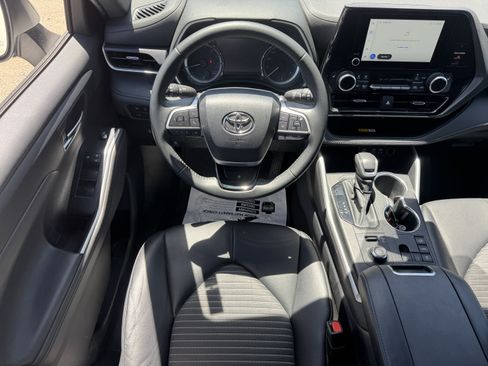 Used 2023 Toyota Highlander XSE AWD/4WD image 26