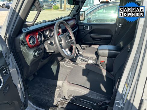 Used 2018 Jeep Wrangler Unlimited Rubicon AWD/4WD image 5