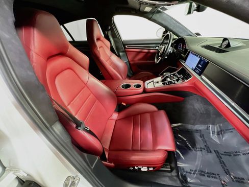 Used 2020 Porsche Panamera GTS image 30