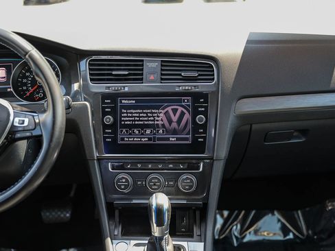 Used 2019 Volkswagen e-Golf SE w/ Driver Assistance Package FWD image 14