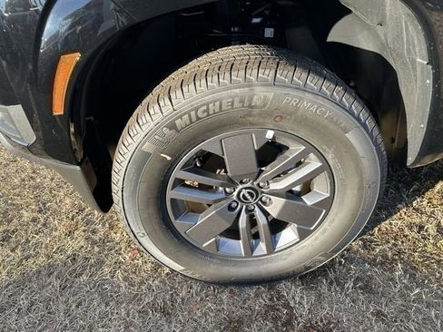 New 2026 Nissan Frontier SV w/ Tow Package AWD/4WD image 18