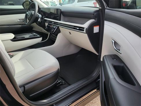 New 2026 Hyundai Tucson Blue SE image 7