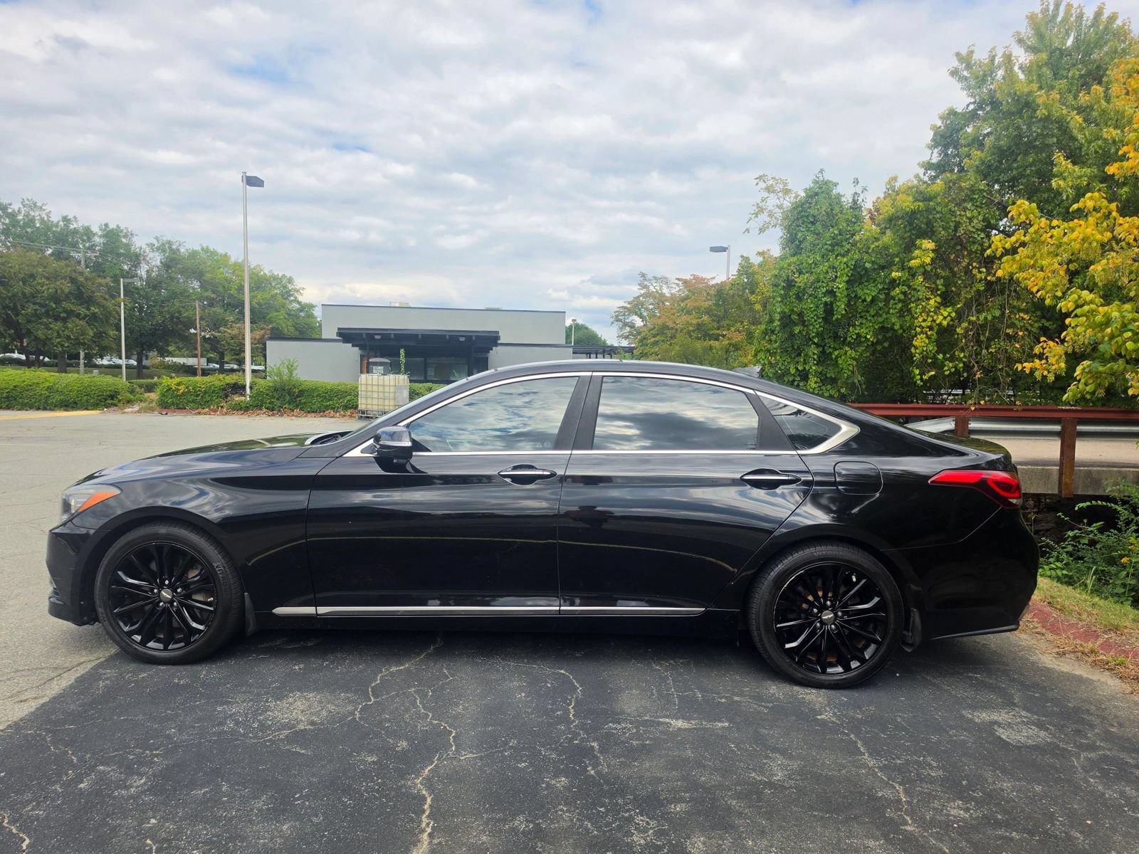 Used 2017 Genesis G80 3.8 w/ Option Group 02 RWD image 9