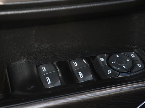 Used 2019 Chevrolet Silverado 1500 LTZ w/ LTZ Convenience Package image 11