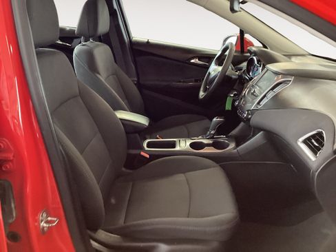 Used 2017 Chevrolet Cruze LT FWD image 15