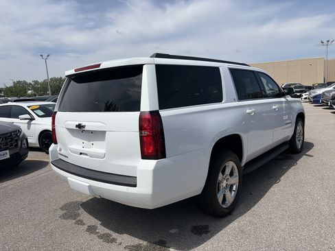 Used 2020 Chevrolet Suburban LT AWD/4WD image 4